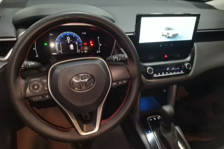 Used Toyota FRONTLANDER 2024 2.0L CVT Elite Plus Edition Center Console