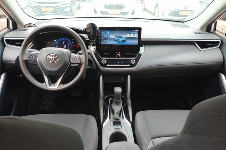 Used Toyota FRONTLANDER 2024 2.0L CVT Elite Edition Center Console