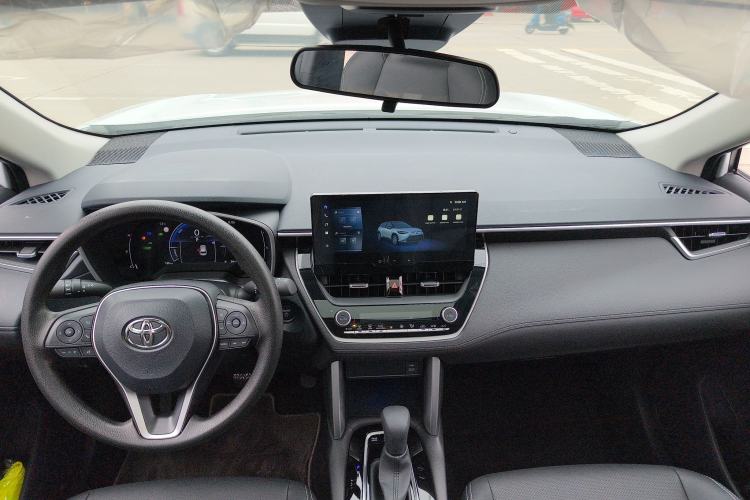 Used Toyota FRONTLANDER 2024 2.0L Smart Electric Hybrid Dual-Engine Luxury Edition Center Console