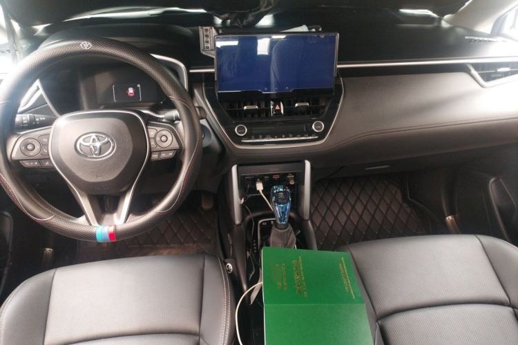 Used Toyota FRONTLANDER 2024 2.0L Smart Electric Hybrid Dual-Engine Luxury Edition Center Console