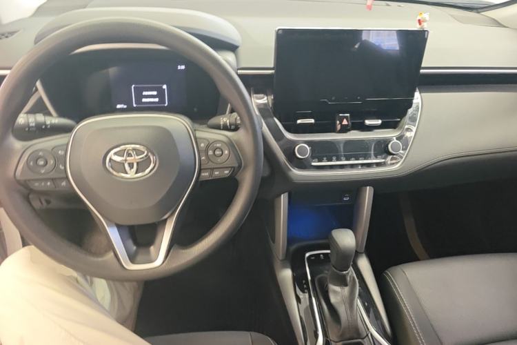 Used Toyota FRONTLANDER 2024 2.0L CVT Luxury Edition Center Console