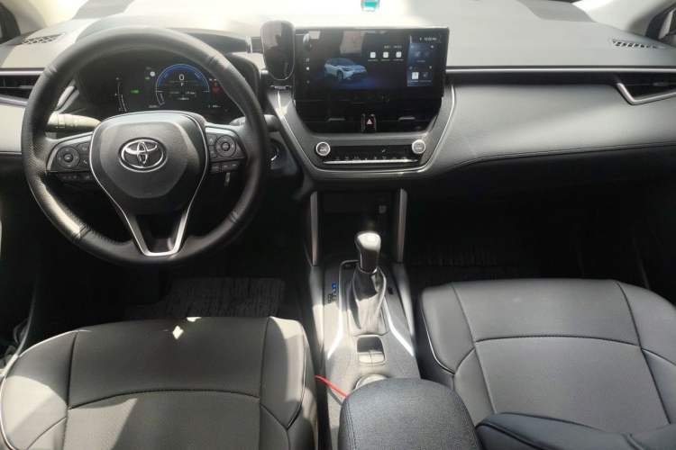 Used Toyota FRONTLANDER 2024 2.0L Smart Electric Hybrid Dual-Engine Leading Edition Center Console