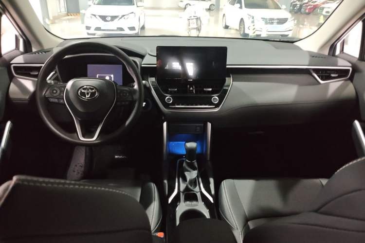 Used Toyota FRONTLANDER 2024 2.0L Smart Electric Hybrid Dual-Engine Luxury Edition Center Console