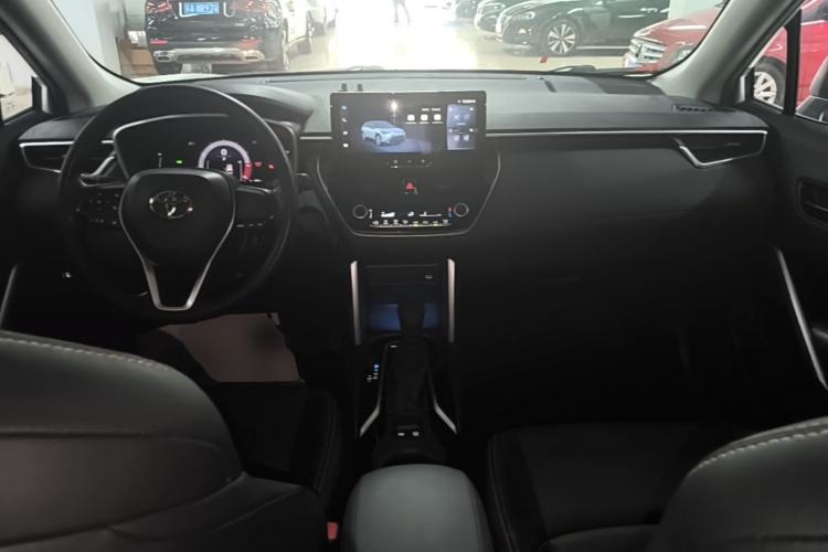 Used Toyota FRONTLANDER 2024 2.0L CVT Elite Plus Edition Center Console