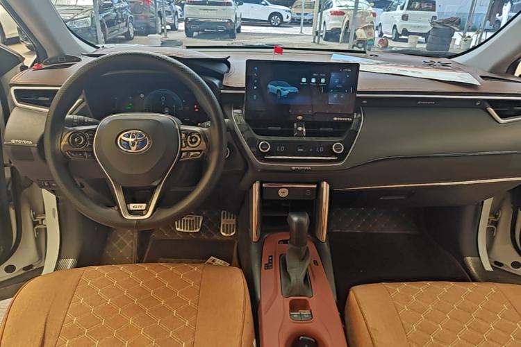 Used Toyota FRONTLANDER 2024 2.0L Smart Electric Hybrid Dual-Engine Leading Edition Center Console