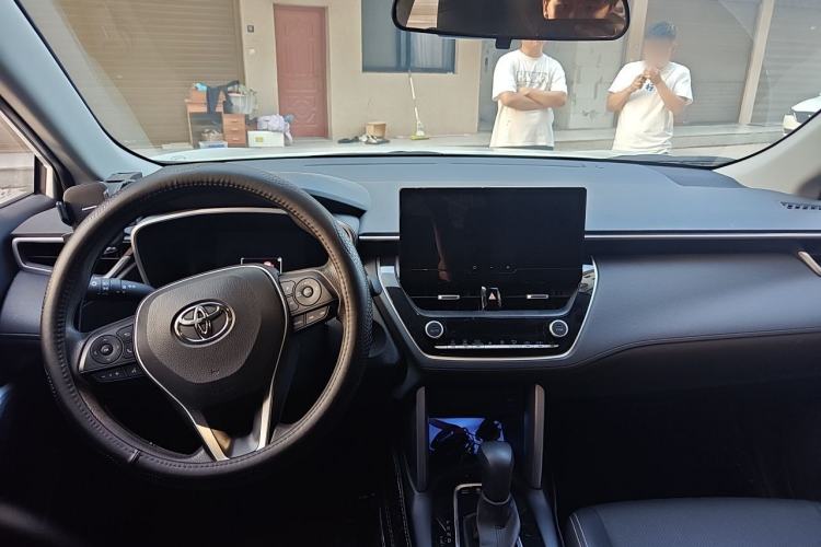 Used Toyota FRONTLANDER 2024 2.0L Smart Electric Hybrid Dual-Engine Luxury Edition Center Console