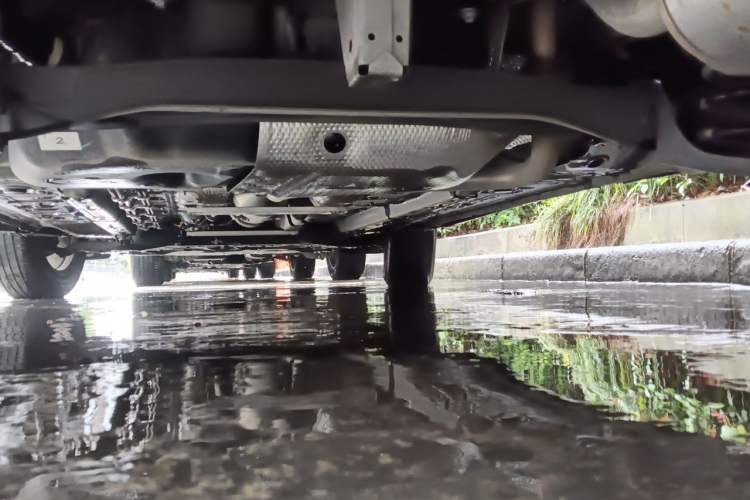 Used Toyota FRONTLANDER 2024 2.0L CVT Elite Edition Chassis Rear