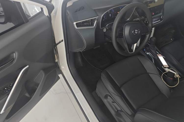 Used Toyota FRONTLANDER 2024 2.0L CVT Elite Plus Edition Driver Seat