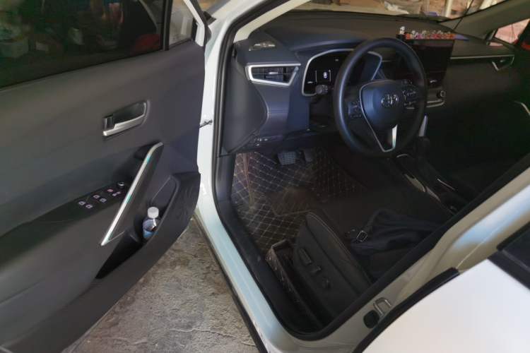 Used Toyota FRONTLANDER 2024 2.0L Smart Electric Hybrid Dual-Engine Luxury Edition Driver Seat