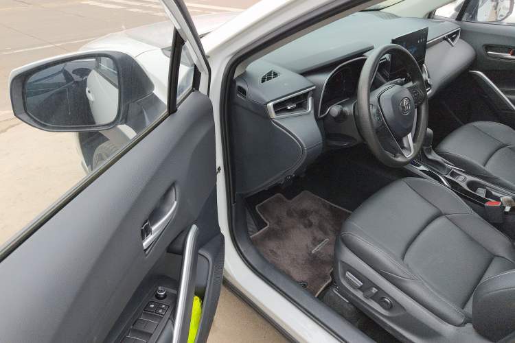 Used Toyota FRONTLANDER 2024 2.0L Smart Electric Hybrid Dual-Engine Luxury Edition Driver Seat
