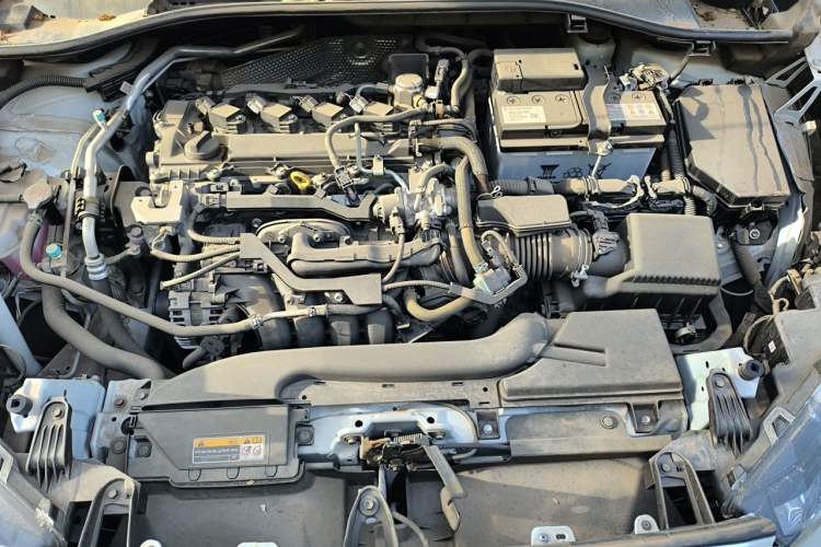 Used Toyota FRONTLANDER 2024 2.0L CVT Luxury Edition Engine Bay
