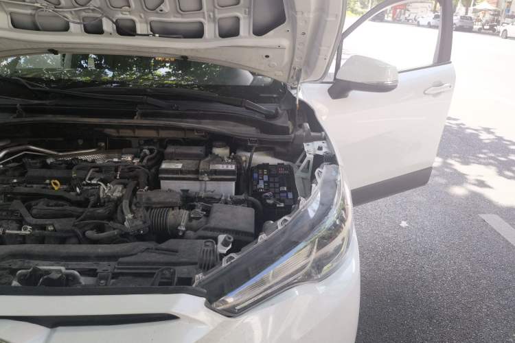 Used Toyota FRONTLANDER 2024 2.0L CVT Elite Edition Engine Bay Left