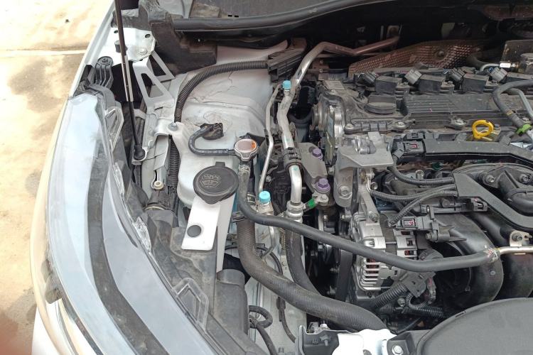Used Toyota FRONTLANDER 2024 2.0L CVT Elite Edition Engine Bay Right