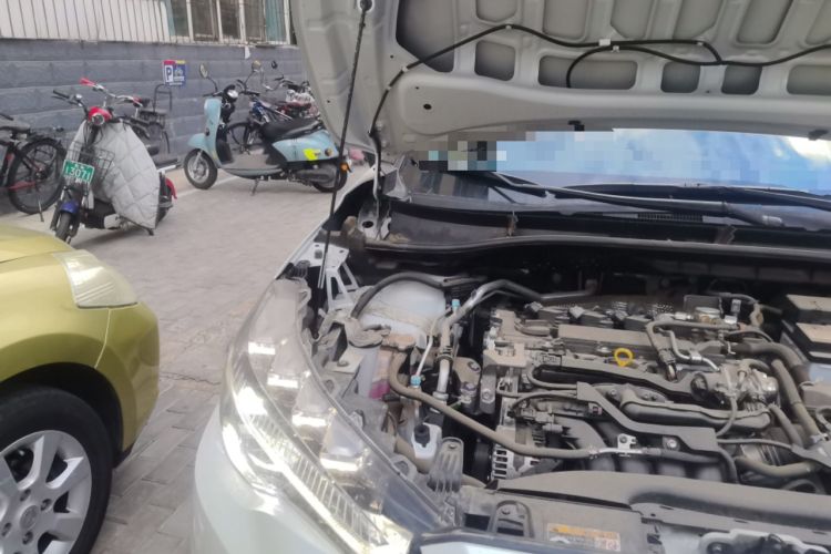 Used Toyota FRONTLANDER 2024 2.0L CVT Luxury Edition Engine Bay Right