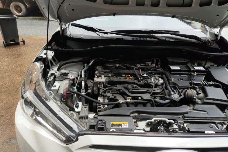 Used Toyota FRONTLANDER 2024 2.0L CVT Elite Edition Engine Bay Right