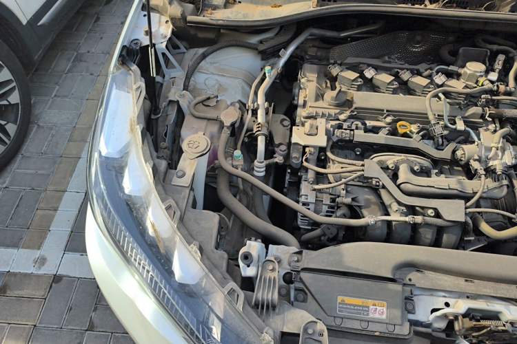 Used Toyota FRONTLANDER 2024 2.0L CVT Luxury Edition Engine Bay Right