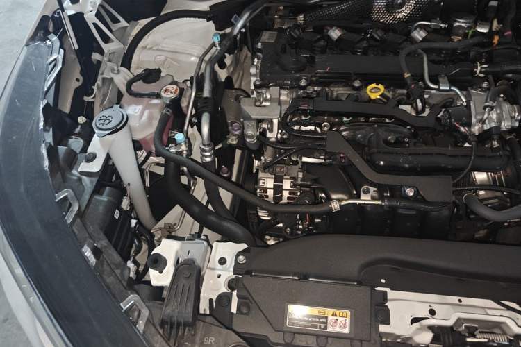 Used Toyota FRONTLANDER 2024 2.0L CVT Elite Plus Edition Engine Bay Right