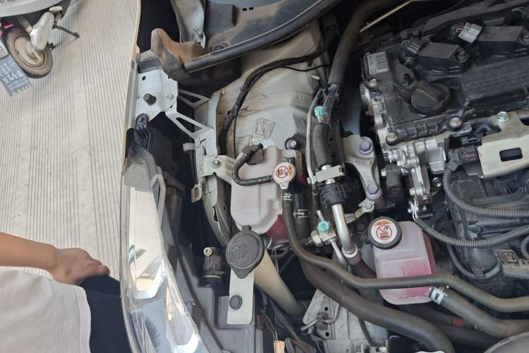Used Toyota FRONTLANDER 2024 2.0L Smart Electric Hybrid Dual-Engine Luxury Edition Engine Bay Right