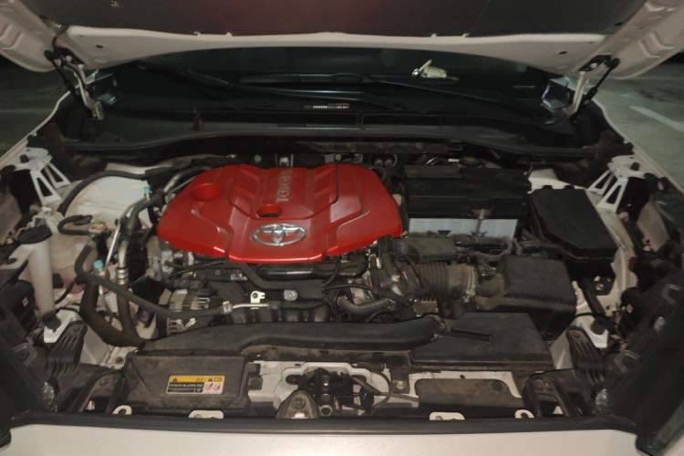 Used Toyota FRONTLANDER 2024 2.0L CVT Elite Edition Engine Bay