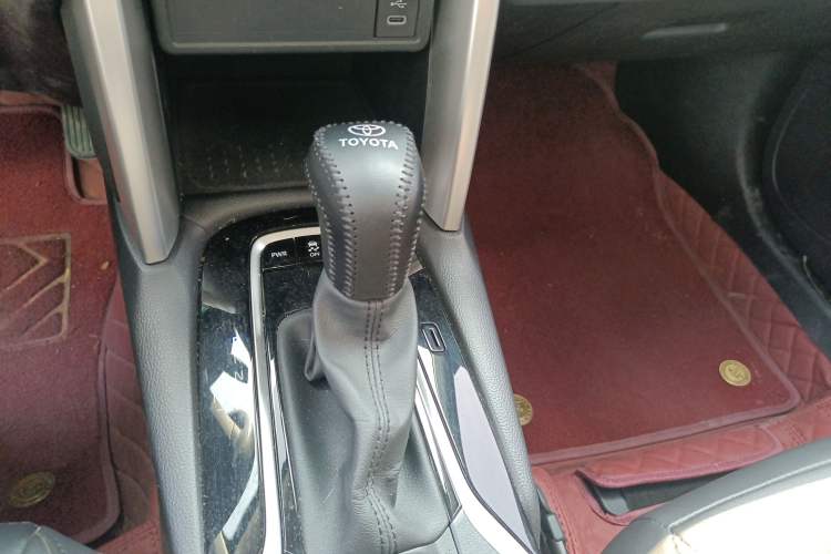 Used Toyota FRONTLANDER 2024 2.0L CVT Leading Edition Gear Lever