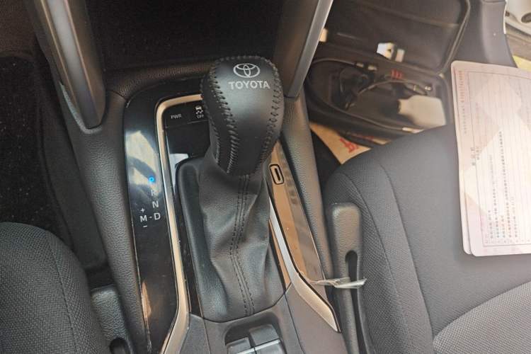 Used Toyota FRONTLANDER 2024 2.0L CVT Elite Edition Gear Lever