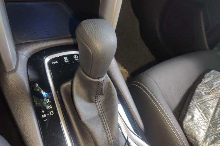 Used Toyota FRONTLANDER 2024 2.0L CVT Elite Plus Edition Gear Lever