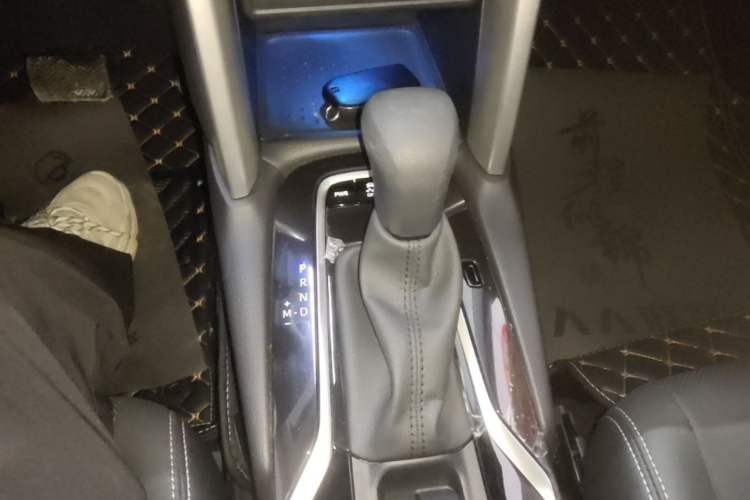 Used Toyota FRONTLANDER 2024 2.0L CVT Leading Plus Edition Gear Lever