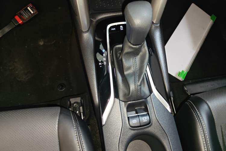 Used Toyota FRONTLANDER 2024 2.0L CVT Elite Edition Gear Lever