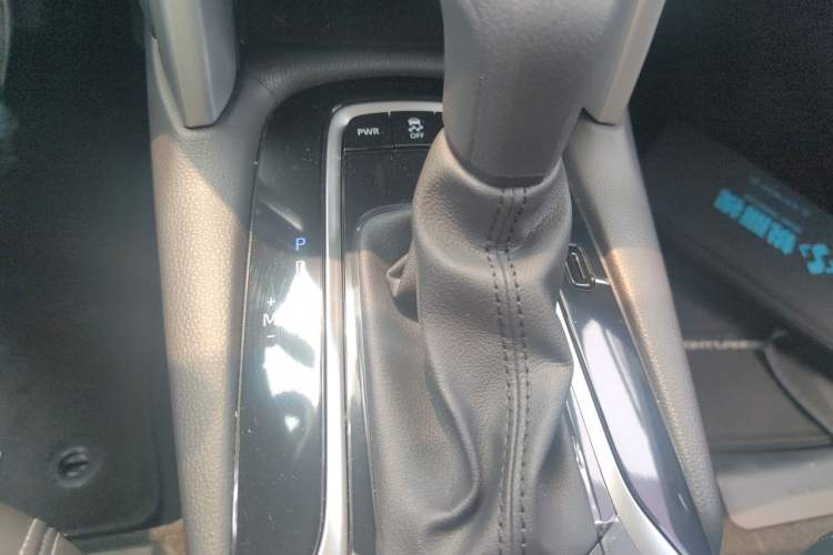 Used Toyota FRONTLANDER 2024 2.0L CVT Elite Edition Gear Lever