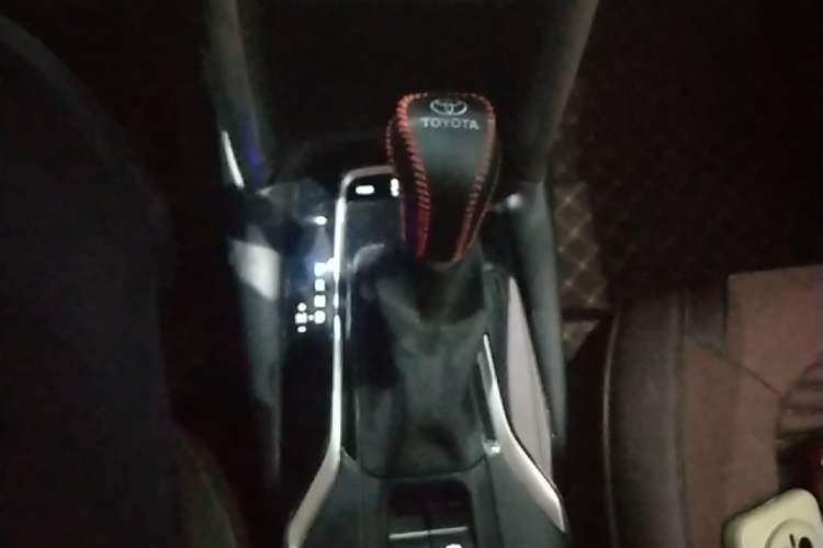 Used Toyota FRONTLANDER 2024 2.0L CVT Leading Edition Gear Lever