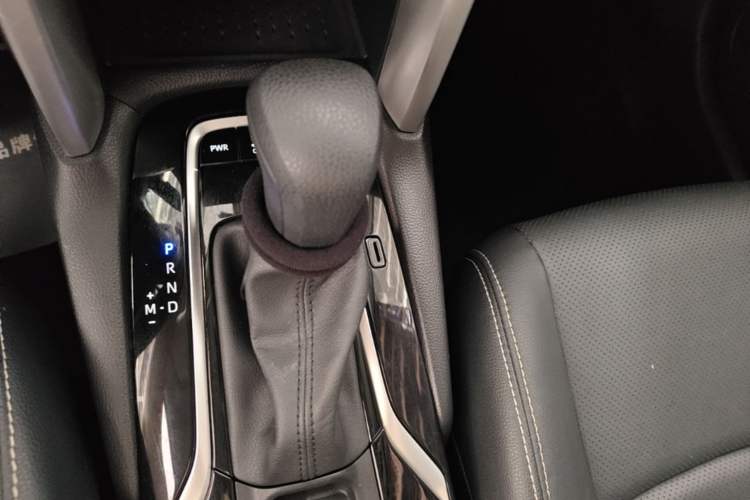 Used Toyota FRONTLANDER 2024 2.0L CVT Elite Plus Edition Gear Lever