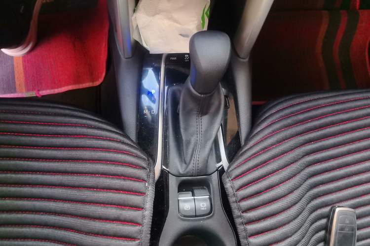 Used Toyota FRONTLANDER 2024 2.0L CVT Luxury Edition Gear Lever