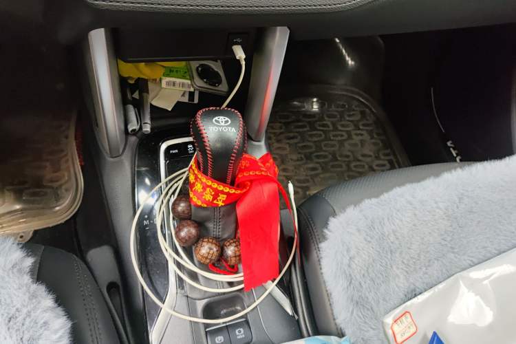 Used Toyota FRONTLANDER 2024 2.0L CVT Elite Edition Gear Lever