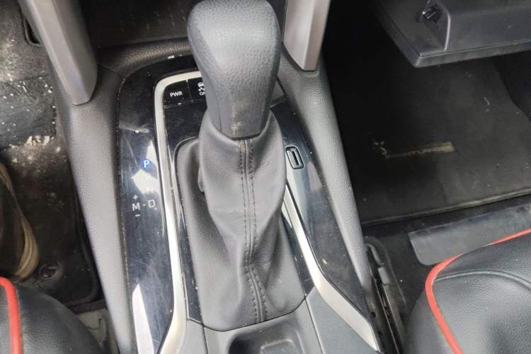 Used Toyota FRONTLANDER 2024 2.0L CVT Elite Edition Gear Lever