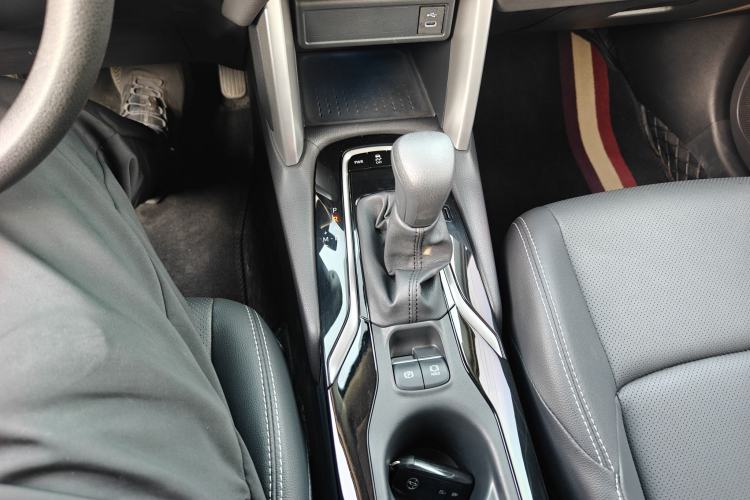 Used Toyota FRONTLANDER 2024 2.0L CVT Luxury Edition Gear Lever