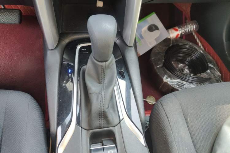 Used Toyota FRONTLANDER 2024 2.0L CVT Elite Edition Gear Lever