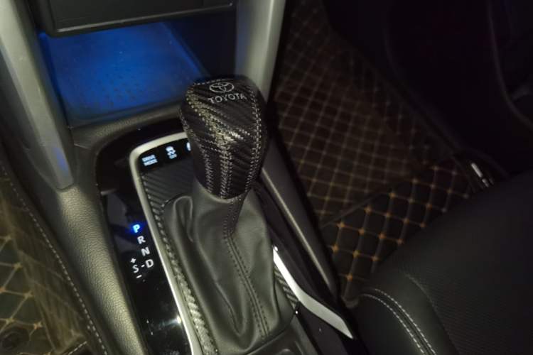 Used Toyota FRONTLANDER 2024 2.0L Smart Electric Hybrid Dual-Engine Luxury Edition Gear Lever