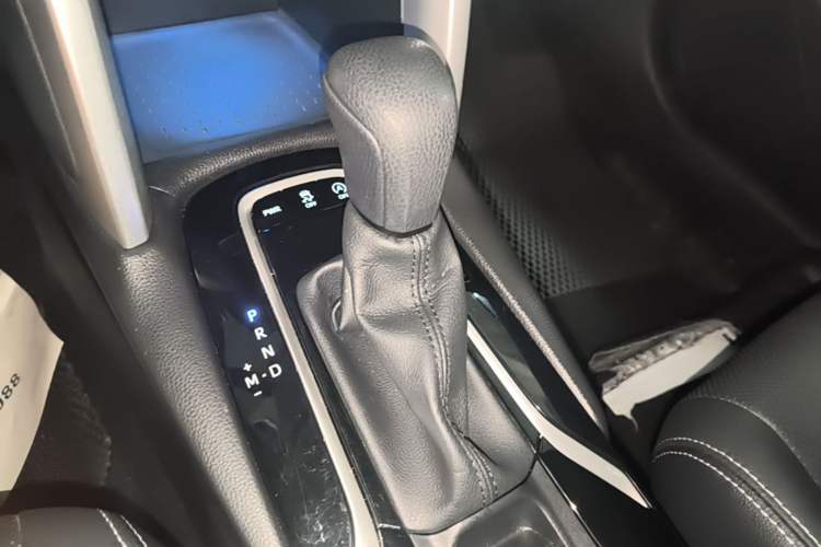 Used Toyota FRONTLANDER 2024 2.0L CVT Elite Plus Edition Gear Lever