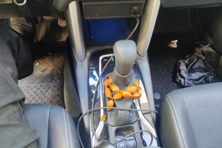Used Toyota FRONTLANDER 2024 2.0L CVT Elite Plus Edition Gear Lever