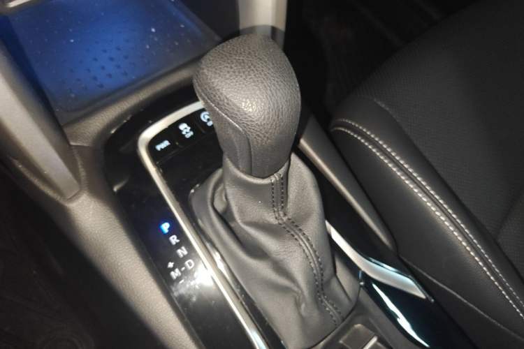 Used Toyota FRONTLANDER 2024 2.0L CVT Elite Plus Edition Gear Lever