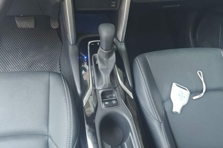 Used Toyota FRONTLANDER 2024 2.0L CVT Elite Plus Edition Gear Lever