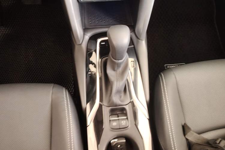 Used Toyota FRONTLANDER 2024 2.0L CVT Elite Plus Edition Gear Lever