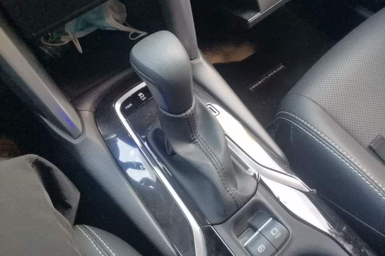 Used Toyota FRONTLANDER 2024 2.0L CVT Leading Plus Edition Gear Lever
