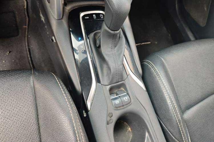Used Toyota FRONTLANDER 2024 2.0L CVT Elite Edition Gear Lever
