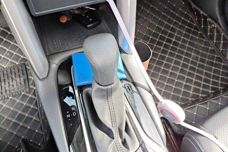 Used Toyota FRONTLANDER 2024 2.0L CVT Luxury Edition Gear Lever