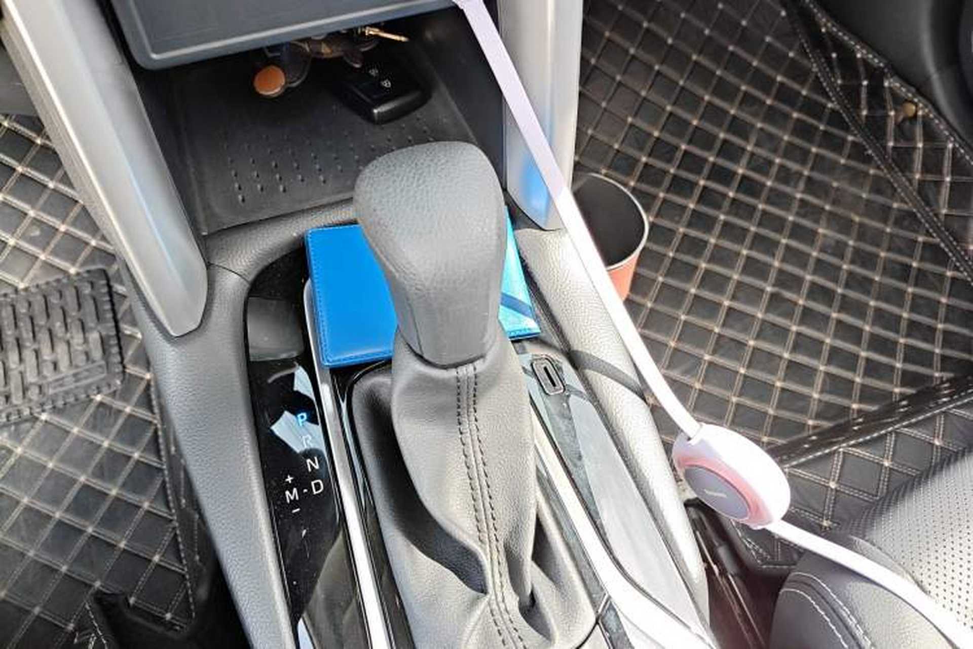 Used Toyota FRONTLANDER 2024 2.0L CVT Luxury Edition Gear Lever