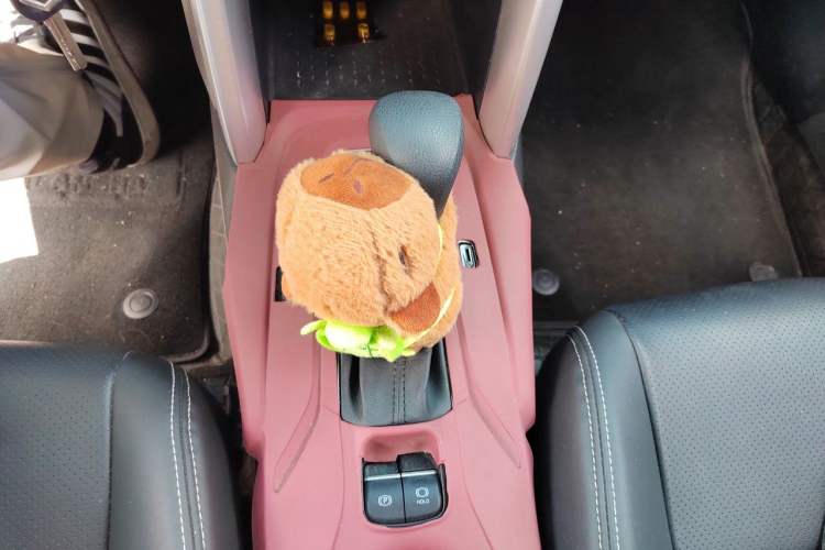 Used Toyota FRONTLANDER 2024 2.0L CVT Elite Edition Gear Lever