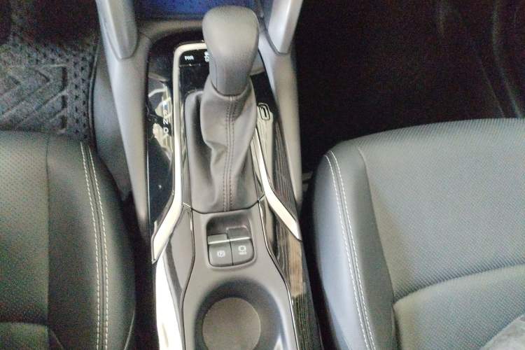 Used Toyota FRONTLANDER 2024 2.0L CVT Elite Edition Gear Lever