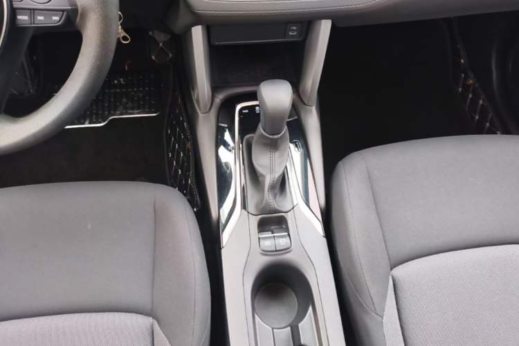 Used Toyota FRONTLANDER 2024 2.0L CVT Elite Edition Gear Lever