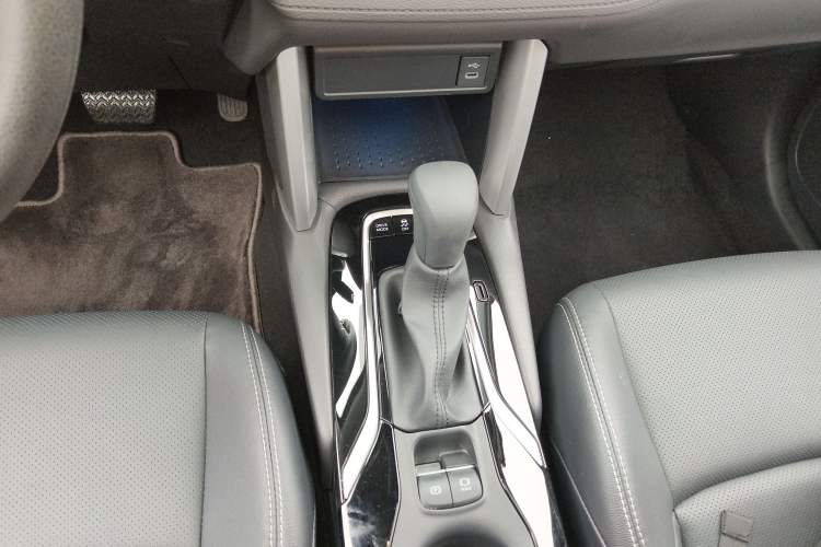 Used Toyota FRONTLANDER 2024 2.0L Smart Electric Hybrid Dual-Engine Luxury Edition Gear Lever